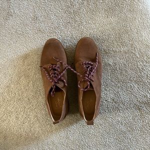 Crown Vintage Camel Oxfords